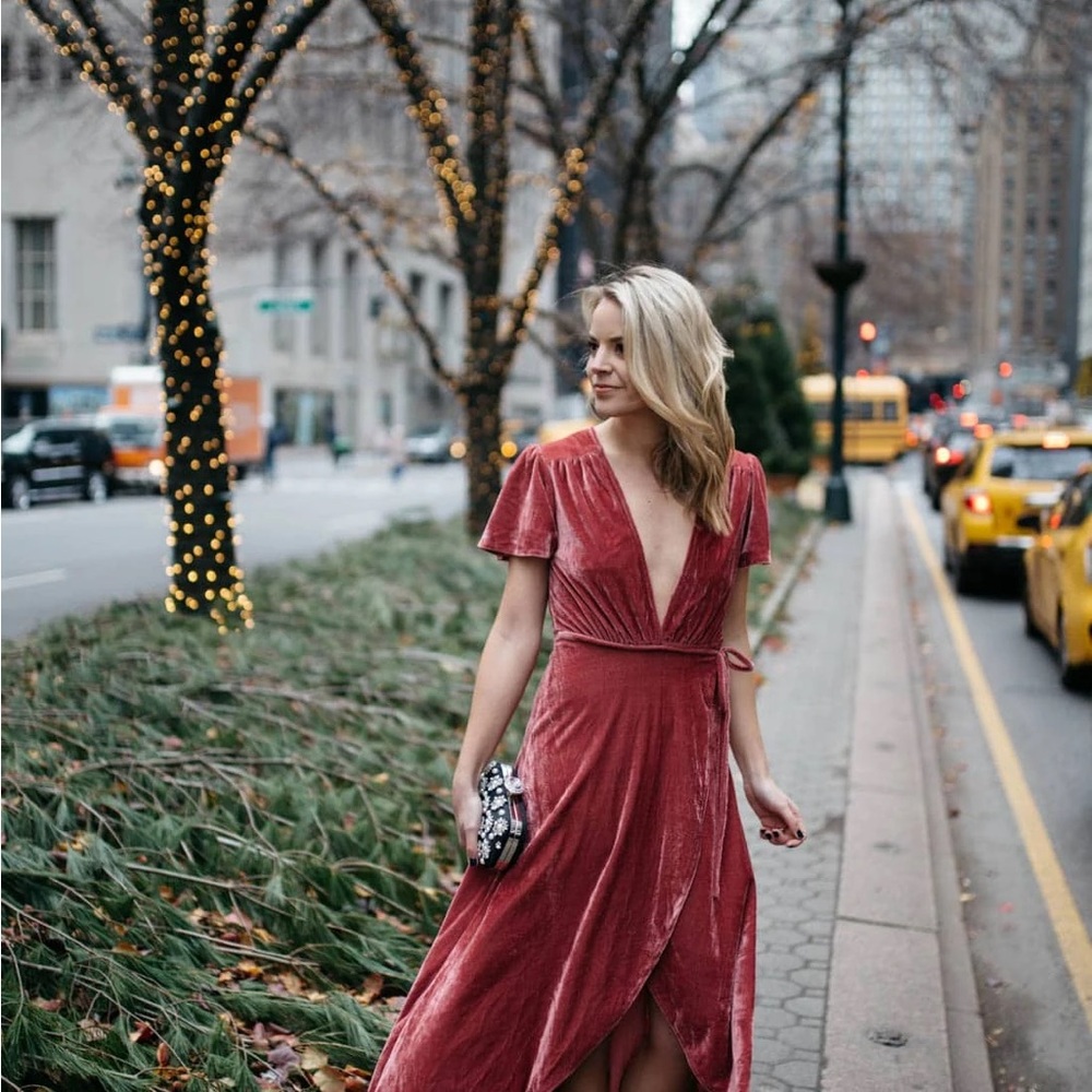 Elegant Velvet Wrap Dress in Rose
